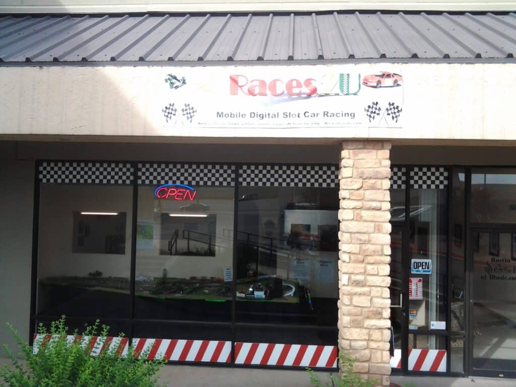 Races2U store